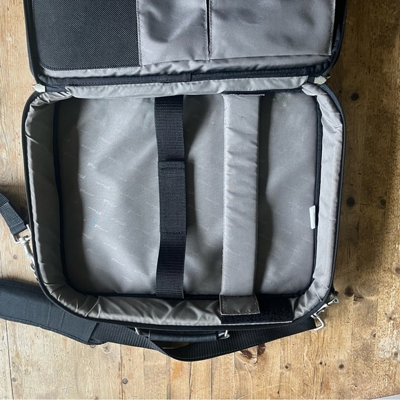 Targus Black Laptop Briefcase Bag with Shoulder Strap, Padded 15" Computer Case - Picture 6 of 15